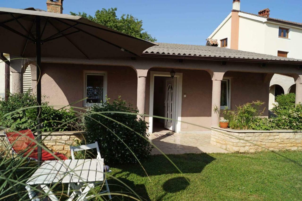 Apartman Eric Apartment Pula Exterior photo
